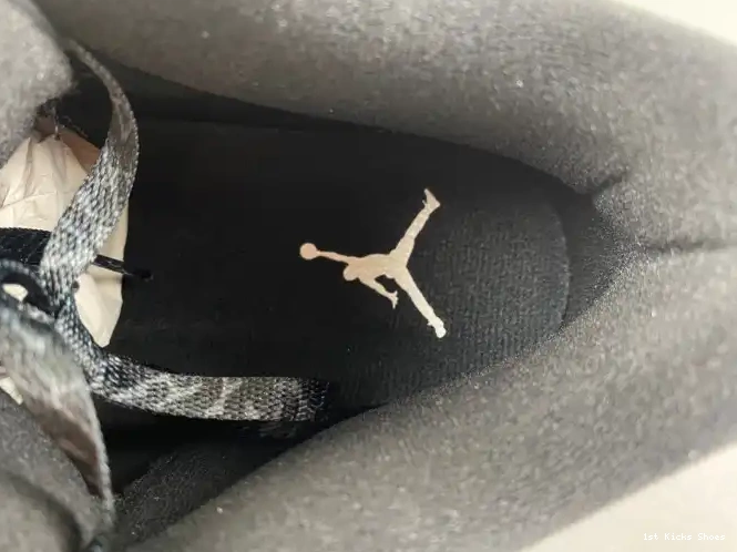 1st Kicks Shoes Air 3 Cat Black CT8532-001 Jordan 0514